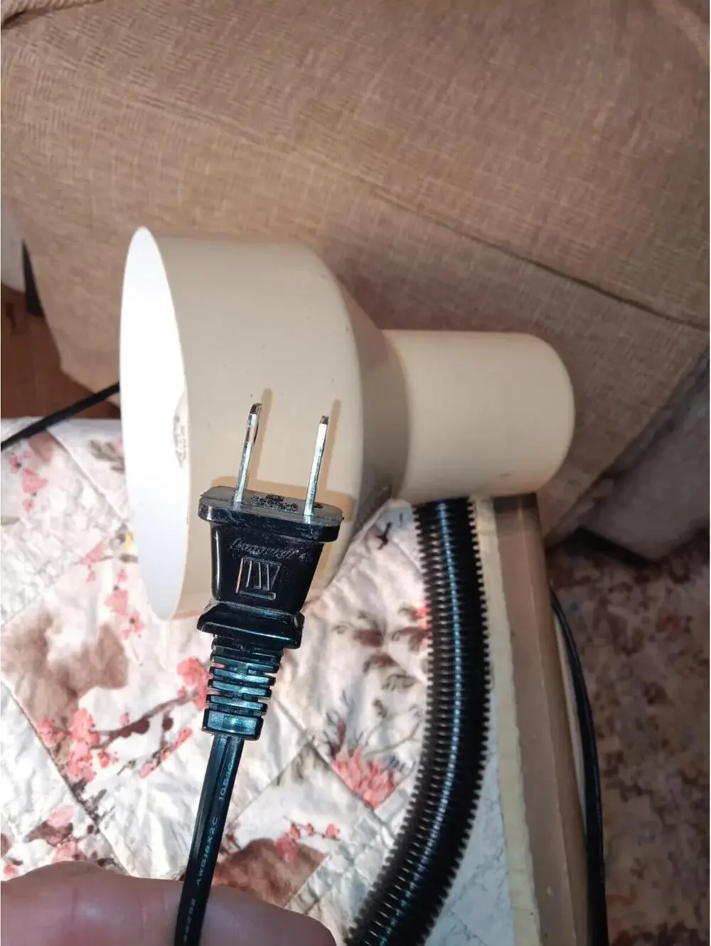 Beige Metal Gooseneck Desk Lamp 1970s No Signs Of Ware Holds Position Never Used